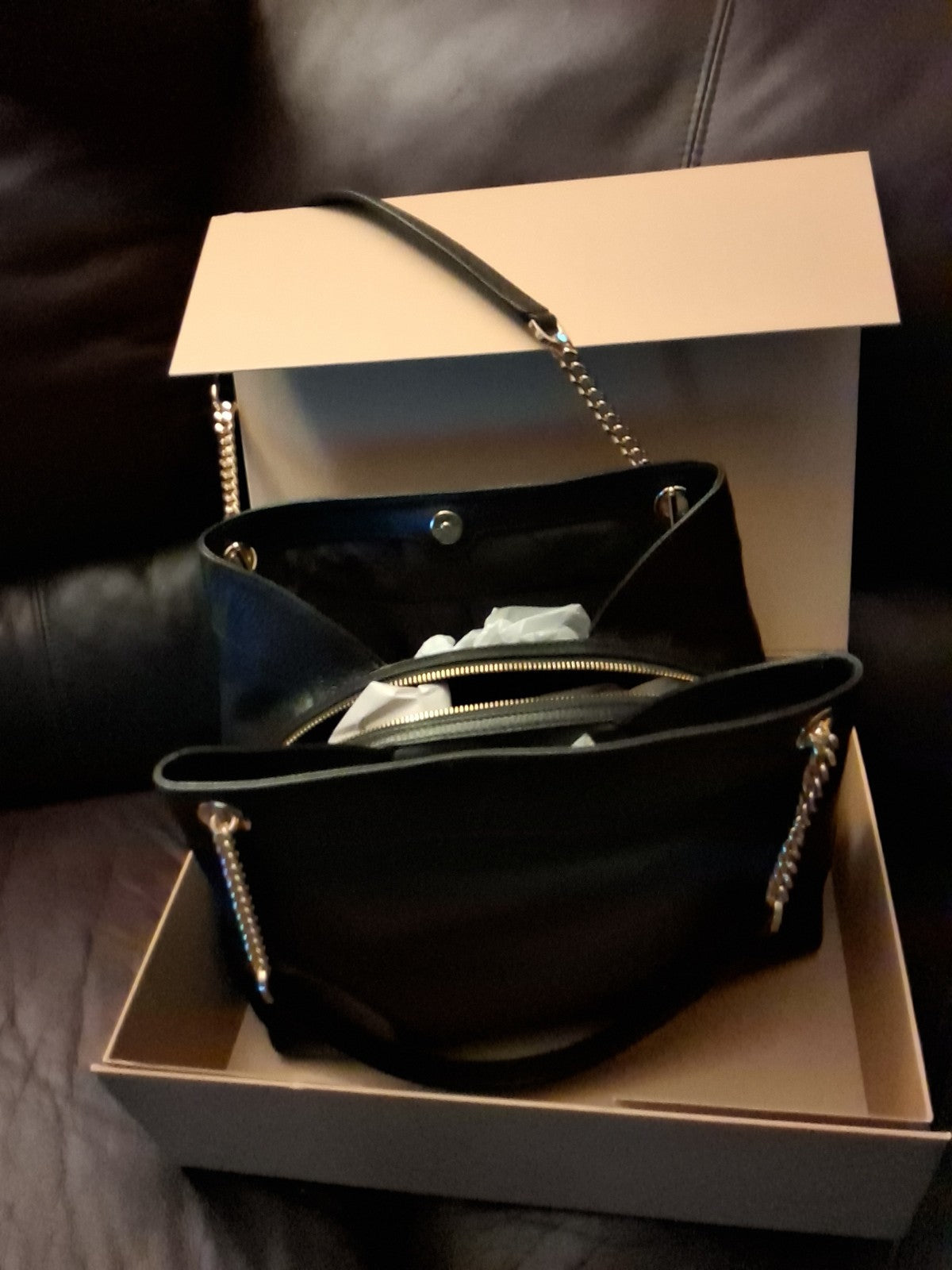 New, Authentic Michael Kors Jet Set Large BLACK Leather Chain Tote Bag #495