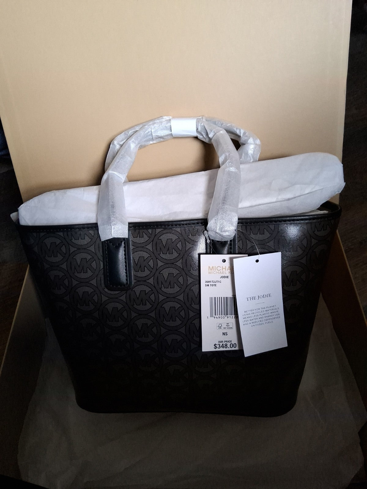 Michael Kors Brand New with Tag Sealed/Wrapped In Plastic Bag. 100% Authentic.