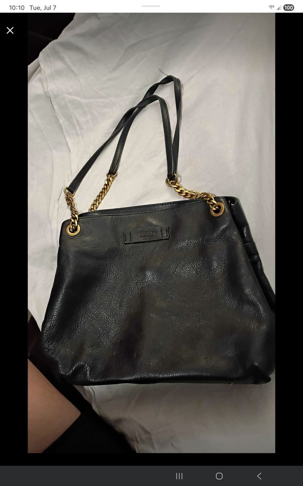 Magnetic snap at main entry, slip pocket with magnetic snap, chain strap, antiqu