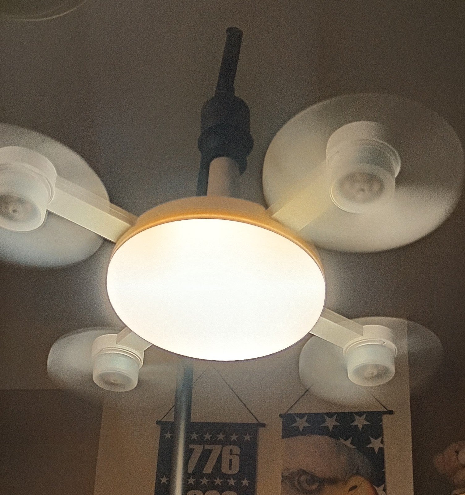 Foldable LED Ceiling Fan Light with Remote Control, E27 Socket Compatible,...
